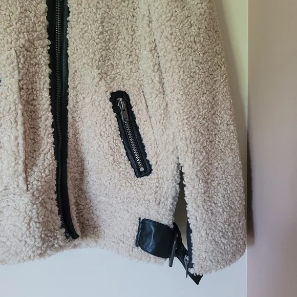 Zara Contrasting Faux Fur Shearling Jacket - Picture 8 of 13